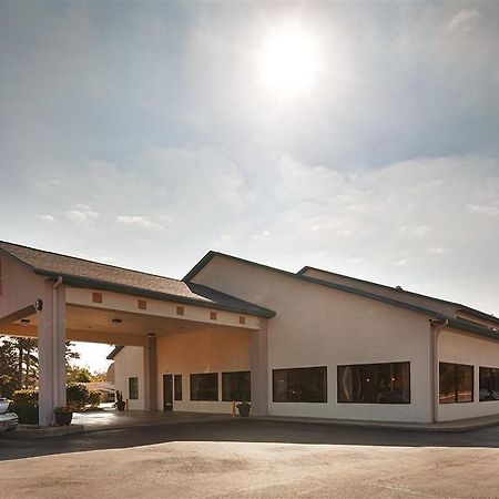 Americas Best Value Inn & Suites Bastrop Esterno foto