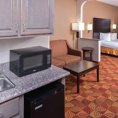 Americas Best Value Inn & Suites Bastrop Esterno foto