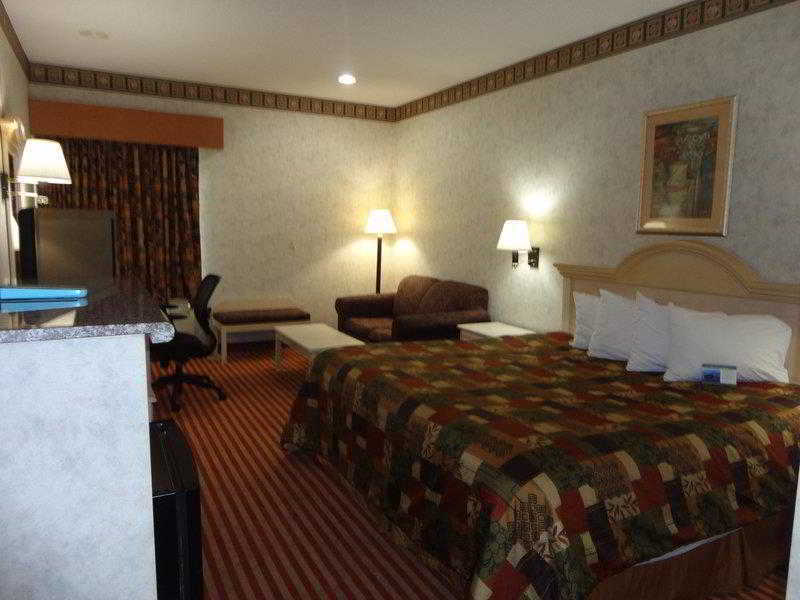Americas Best Value Inn & Suites Bastrop Esterno foto