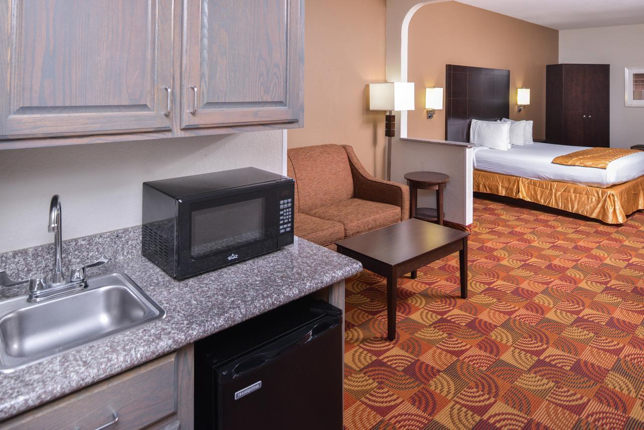 Americas Best Value Inn & Suites Bastrop Esterno foto