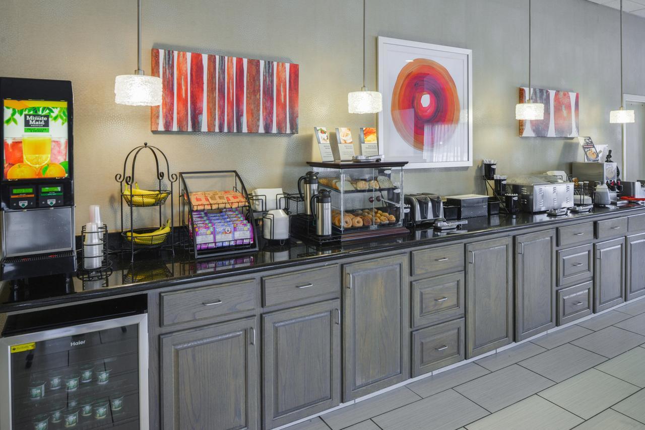 Americas Best Value Inn & Suites Bastrop Esterno foto