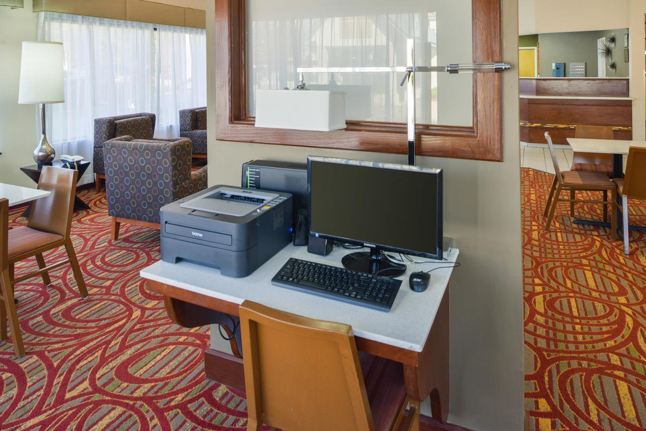 Americas Best Value Inn & Suites Bastrop Esterno foto