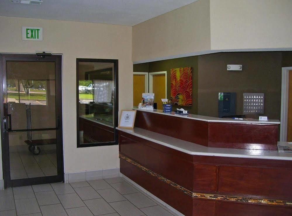 Americas Best Value Inn & Suites Bastrop Esterno foto